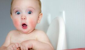 Белый налет во рту ребенка: что это такое и чем опасно