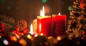 smert pod jolkoj ot chego umirajut ljudi v novyj god 5c3e8d9