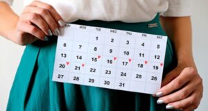 vakcinacija ot covid 19 mozhet uvelichit prodolzhitelnost menstrualnogo cikla 616eca1