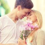 10 явных признаков того, что мужчина влюблен, но скрывает чувства