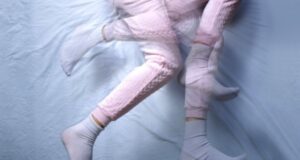 pandemija obostrila sindrom bespokojnyh nog u ljudej s etim zabolevaniem c73c89e