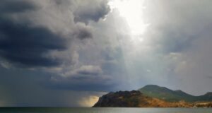 rosturizm silnye dozhdi v krymu ne meshajut otdyhu turistov 6c692d9