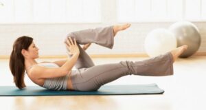 zanjatija jogoj tancami ili fitnesom doma komu podojdet takaja forma fizicheskoj aktivnosti 0b39b0d