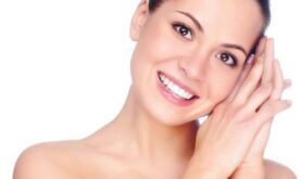 7 порад лікарів-косметологів, як захистити шкіру рук влітку