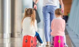 ЮТэйр разрешила перевозку детских чемоданов в ручной клади