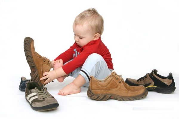 Как выбрать обувь годовалому ребёнку на весну?