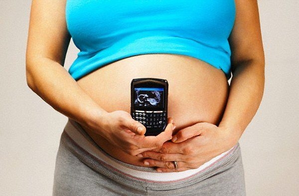 Как уберечься от негативного влияния смартфонов беременным женщинам?