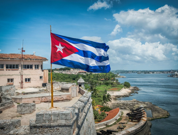 Куба планирует привлечь до полумиллиона туристов из России 