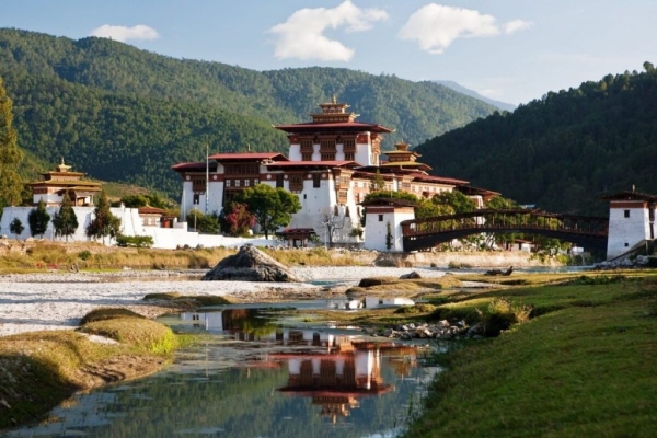 Зачем российские туристы едут в Бутан?